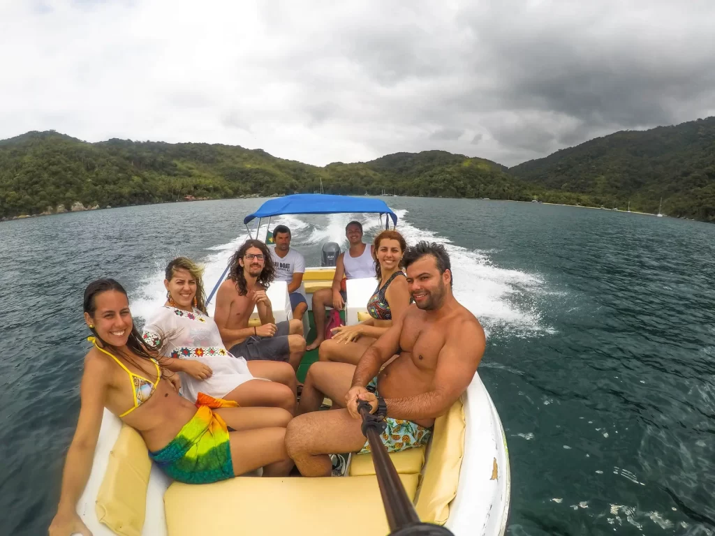 Voltando para Abraão após a visita para a Praia de Santo Antônio - Ilha Grande - RJ - Vamos Trilhar-min