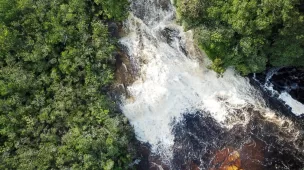 A Cachoeira de Iracema - Presidente Figueiredo - AM - Vamos Trilhar